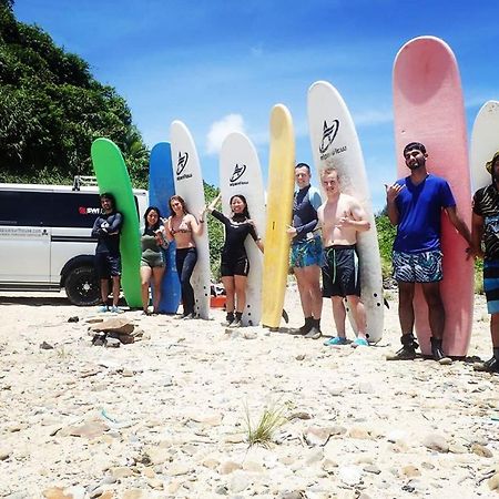 Tropical Surf House Okinawa Hotel Onna Bagian luar foto
