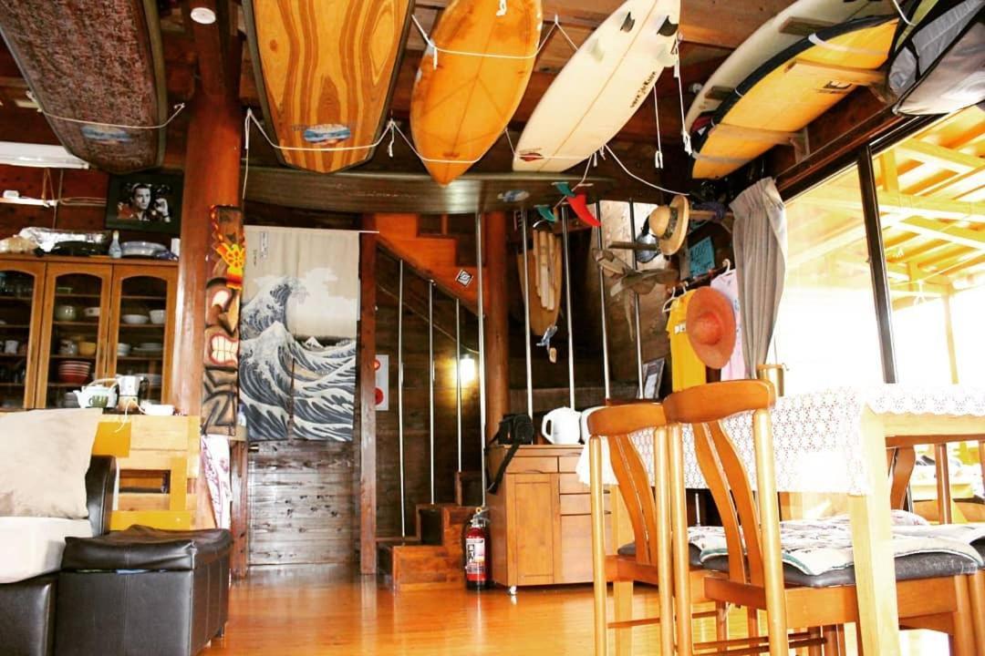 Tropical Surf House Okinawa Hotel Onna Bagian luar foto