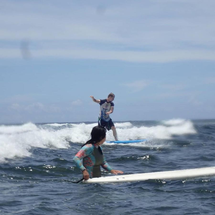Tropical Surf House Okinawa Hotel Onna Bagian luar foto