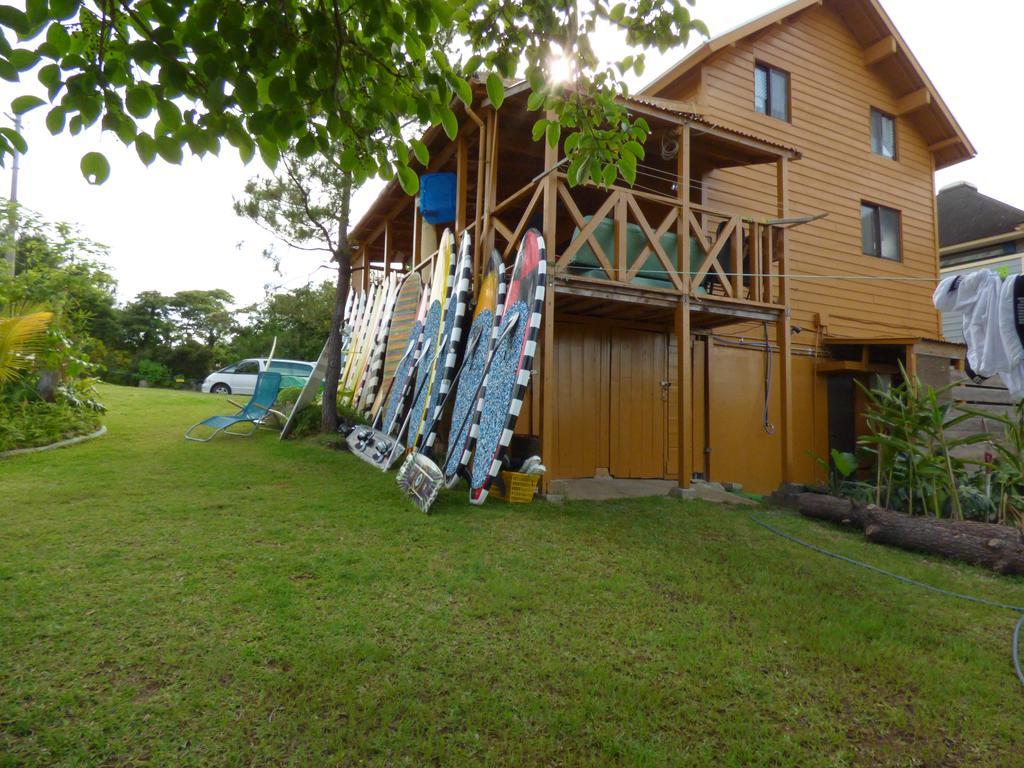 Tropical Surf House Okinawa Hotel Onna Bagian luar foto