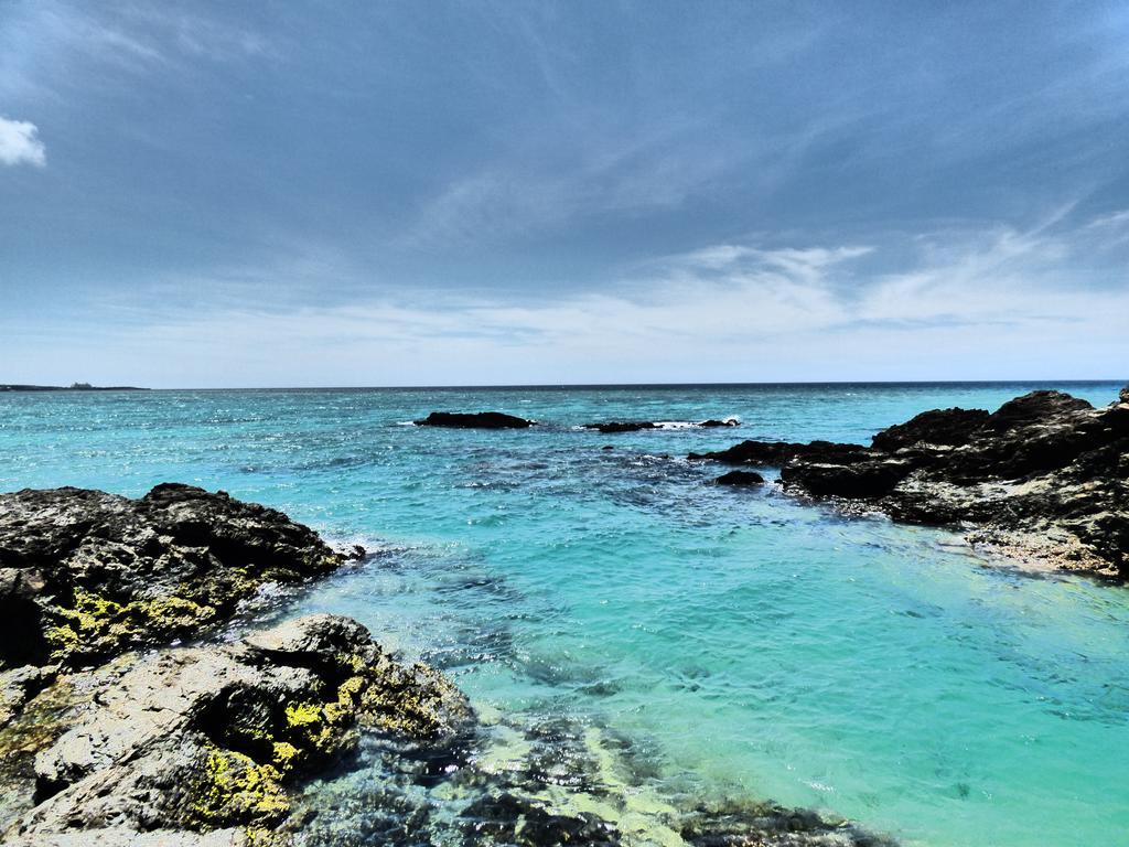 Tropical Surf House Okinawa Hotel Onna Bagian luar foto