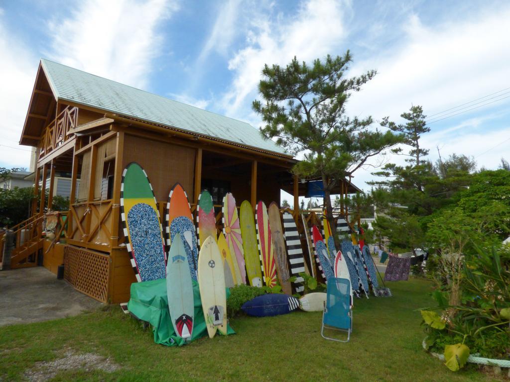 Tropical Surf House Okinawa Hotel Onna Bagian luar foto