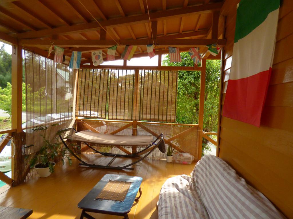 Tropical Surf House Okinawa Hotel Onna Bagian luar foto
