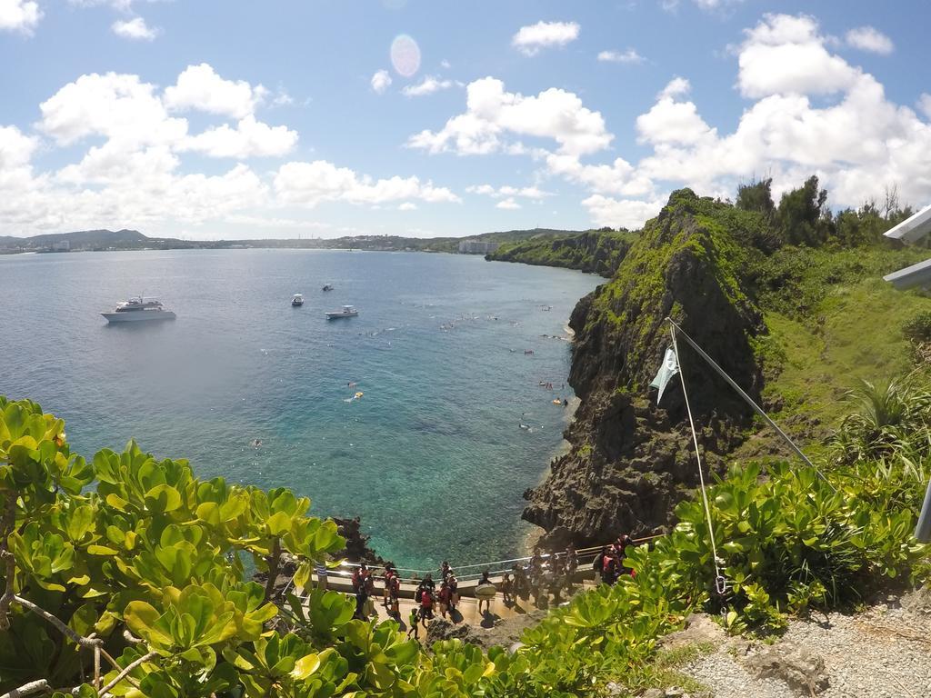 Tropical Surf House Okinawa Hotel Onna Bagian luar foto
