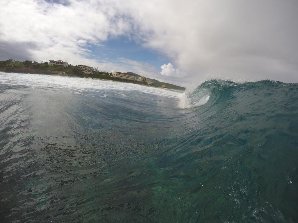 Tropical Surf House Okinawa Hotel Onna Bagian luar foto