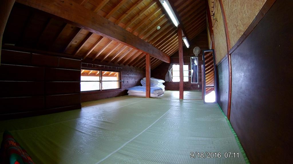 Tropical Surf House Okinawa Hotel Onna Bagian luar foto
