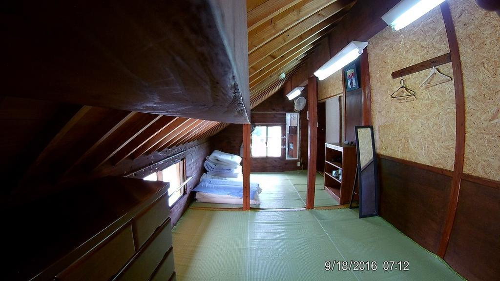 Tropical Surf House Okinawa Hotel Onna Bagian luar foto