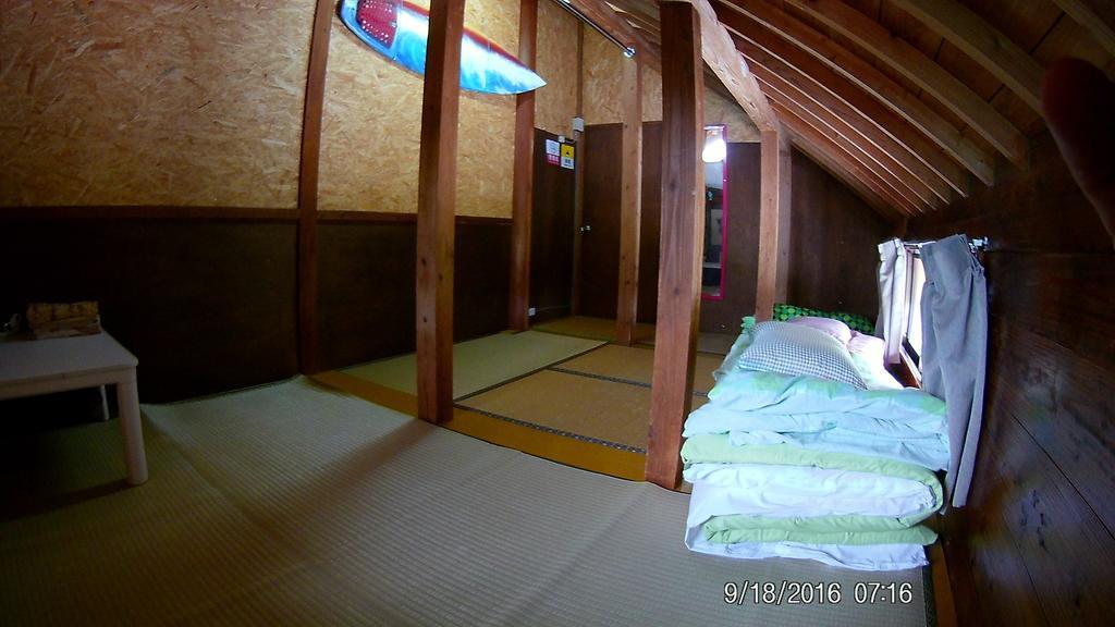 Tropical Surf House Okinawa Hotel Onna Bagian luar foto