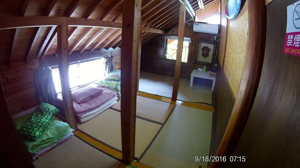 Tropical Surf House Okinawa Hotel Onna Bagian luar foto