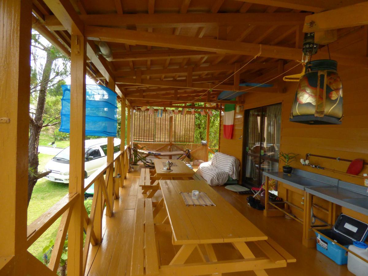Tropical Surf House Okinawa Hotel Onna Bagian luar foto