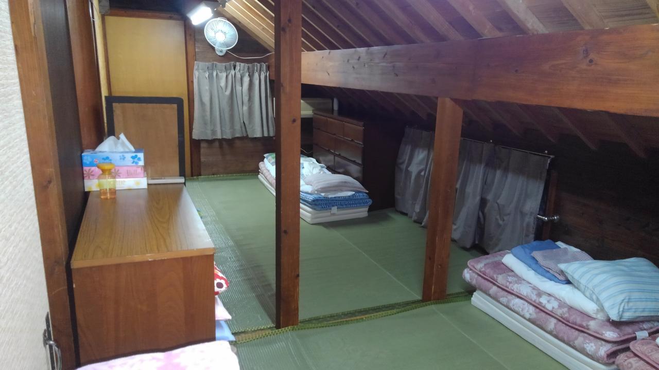 Tropical Surf House Okinawa Hotel Onna Bagian luar foto